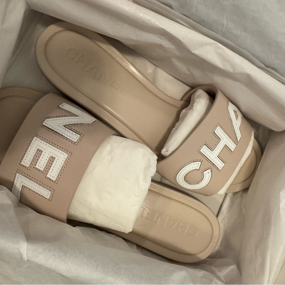 Chanel calf skin and patent leather mules size 39 never worn brand new